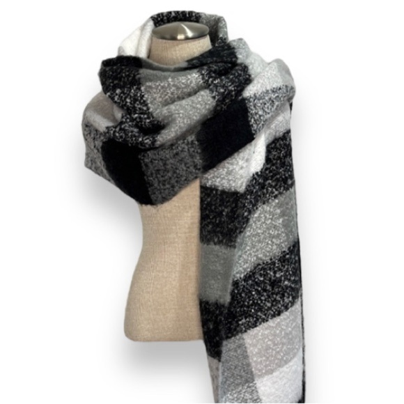 Oversized Plaid Scarf Fuzzy Black Gray White with Tassels - Picture 1 of 9
